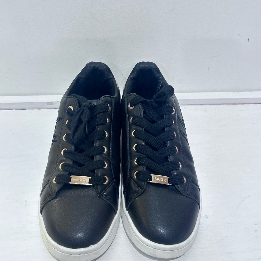 Mexx Women’s Black and Gold Sneakers Size‎ 9